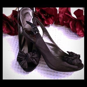 Mootsies Tootsies Black Perp-Toe Slingback SZ 8.5